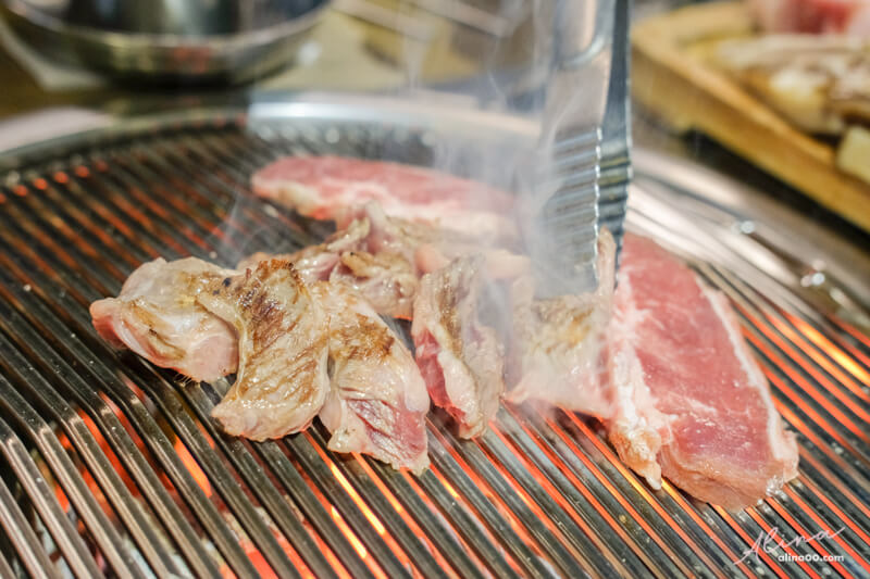 【台北美食】台韓民國 東區韓式烤肉 牛豬烤肉拼盤+韓式豬血腸 @Alina 愛琳娜