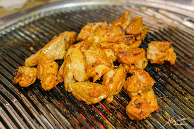 【台北美食】台韓民國 東區韓式烤肉 牛豬烤肉拼盤+韓式豬血腸 @Alina 愛琳娜