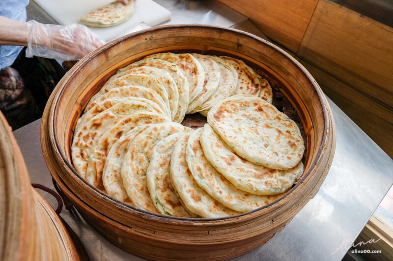 【台北美食】秦家餅店｜傳統北方烙餅、韭菜盒，三代傳承的好味道 @Alina 愛琳娜