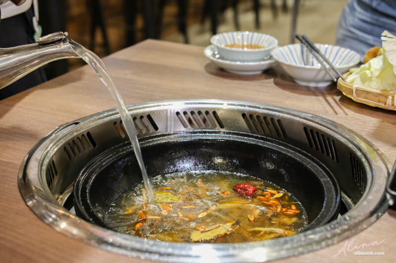 【台北美食】石石鍋創 石頭火鍋X火山烏骨雞,桂丁雞湯滋補養生 @Alina 愛琳娜 【台北美食】石石鍋創 石頭火鍋X火山烏骨雞,桂丁雞湯滋補養生 @Alina 愛琳娜