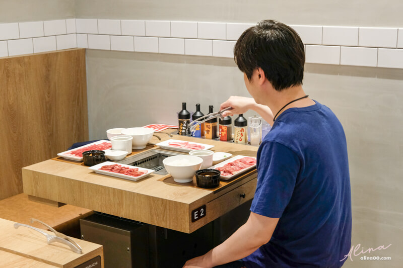 【台北食記】燒肉LIKE京站店 一人燒肉店，單身也能輕鬆吃烤肉 @Alina 愛琳娜