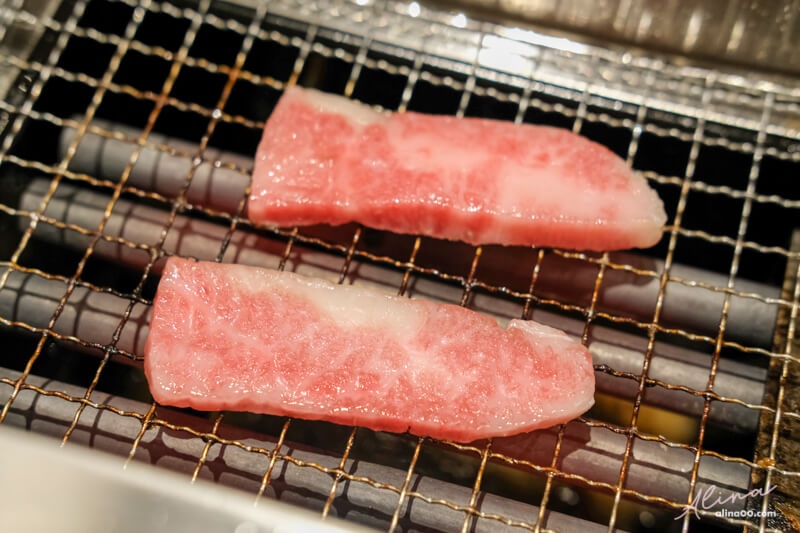 【台北食記】燒肉LIKE京站店 一人燒肉店，單身也能輕鬆吃烤肉 @Alina 愛琳娜