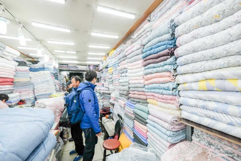 【首爾購物】廣藏市場棉被-推薦買棉被店、價格及材質比較 @Alina 愛琳娜