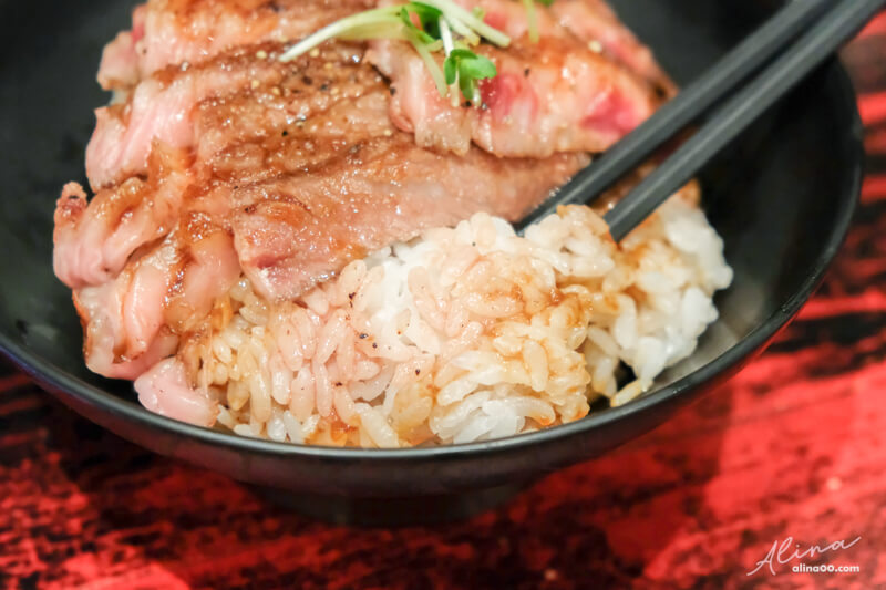 【東京美食】Red Rock 東京原宿店|人氣和牛肉丼、厚切牛排蓋飯 @Alina 愛琳娜 【東京美食】Red Rock 東京原宿店|人氣和牛肉丼、厚切牛排蓋飯 @Alina 愛琳娜