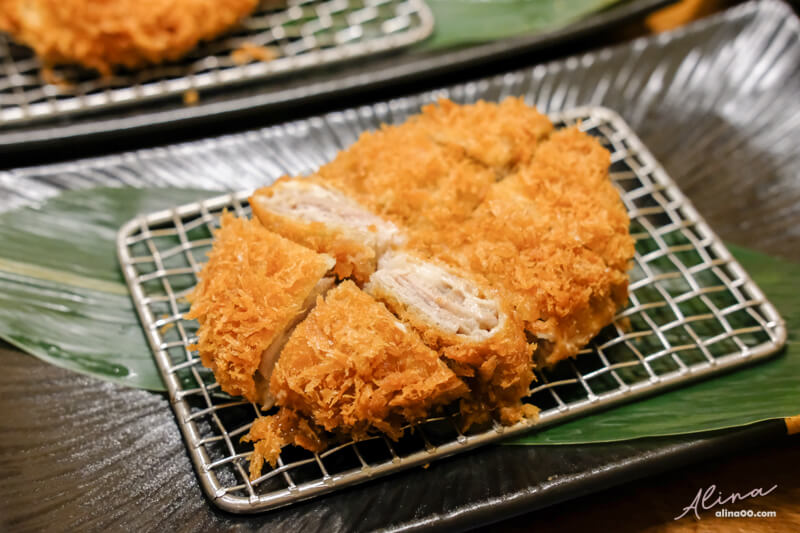 【台北美食】晴木千層豬排 微風南山店：招牌三元豚日式豬排飯 @Alina 愛琳娜