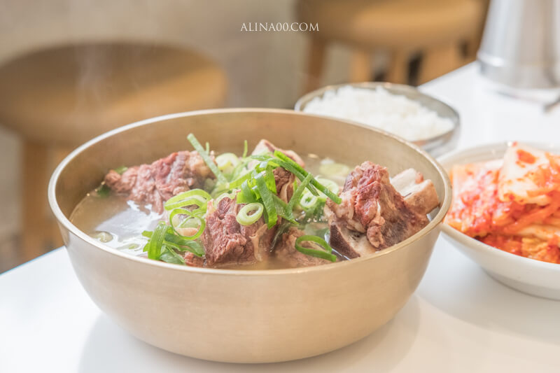 【首爾美食】 新村大姐烤肉 原王大姐排骨,評價湯調味牛肉定食 @Alina 愛琳娜 【首爾美食】 新村大姐烤肉 原王大姐排骨,評價湯調味牛肉定食 @Alina 愛琳娜