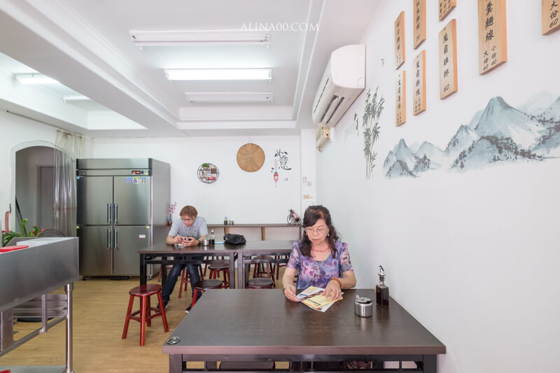 【台北美食】賴桑透抽蚵仔麵線｜龍山寺美食推薦，魔霸特餐料多好吃 @Alina 愛琳娜