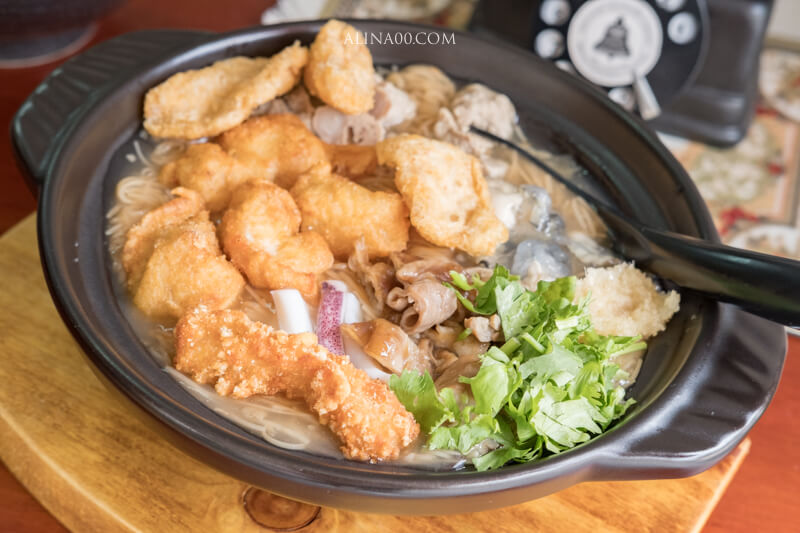 【台北美食】賴桑透抽蚵仔麵線｜龍山寺美食推薦，魔霸特餐料多好吃 @Alina 愛琳娜