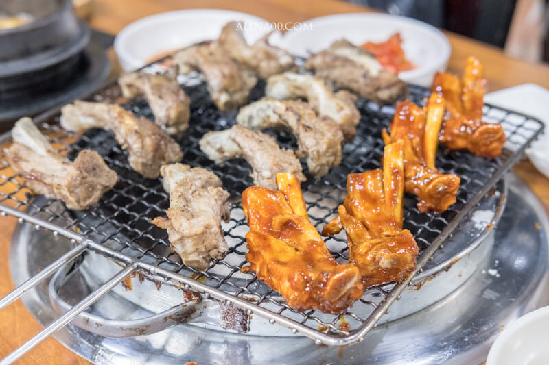 釜山烤肋排｜西面必吃美食：鹽烤肋排、甜辣BBQ烤肉味 @Alina 愛琳娜