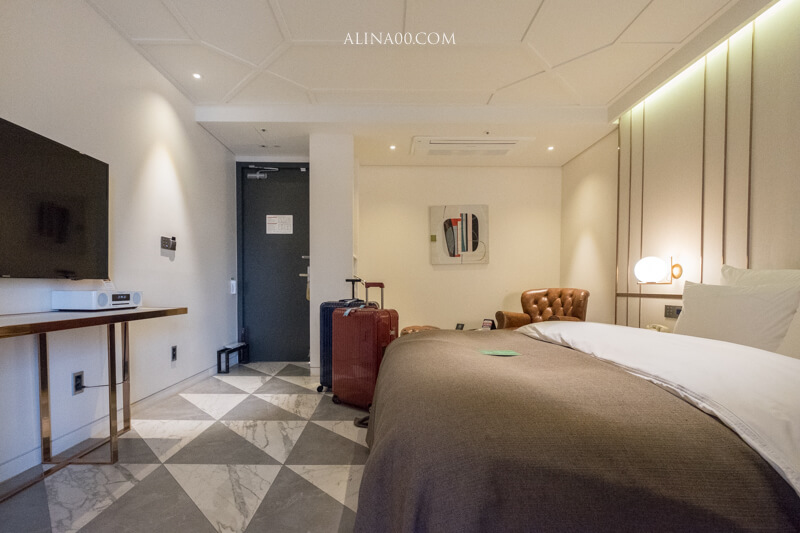 首爾弘大九磚飯店(奈比酒店) 9 Brick Hotel｜復古歐風高質感 @Alina 愛琳娜