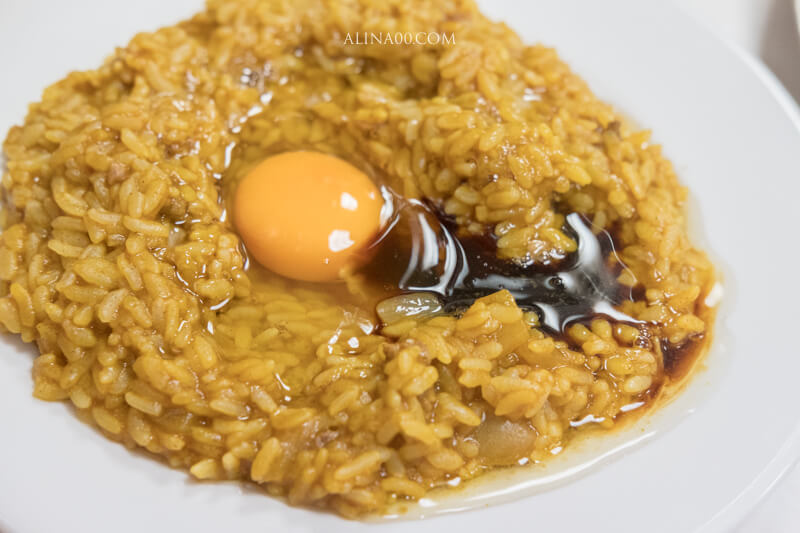 【大阪美食】難波 自由軒 月見咖哩飯,名物生雞蛋拌醬油 @Alina 愛琳娜 【大阪美食】難波 自由軒 月見咖哩飯,名物生雞蛋拌醬油 @Alina 愛琳娜