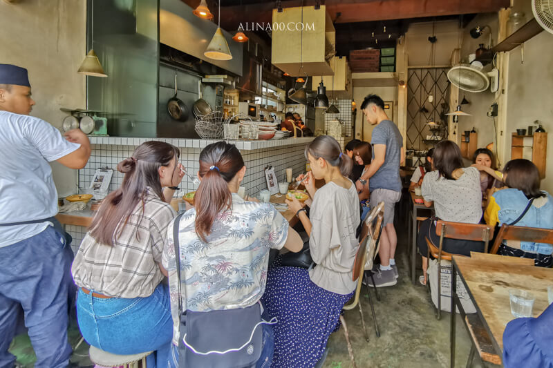 東京吉祥寺 Sajilo Cafe|印度咖哩配起司烤餅,美味好吃推薦 @Alina 愛琳娜 東京吉祥寺 Sajilo Cafe|印度咖哩配起司烤餅,美味好吃推薦 @Alina 愛琳娜