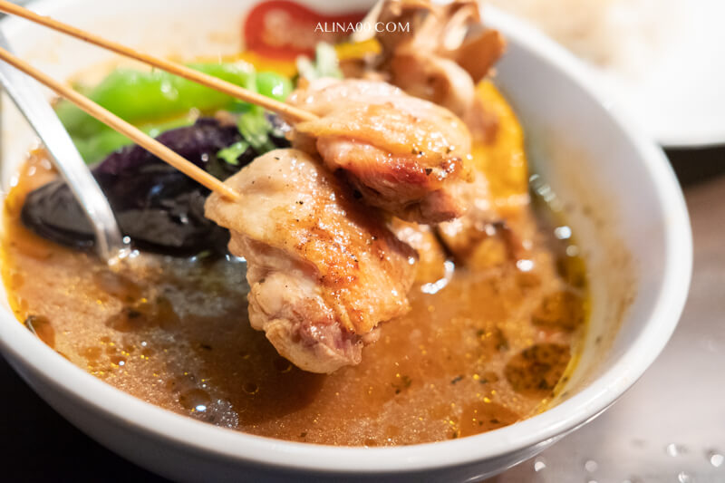 【北海道美食】札幌 湯咖哩Suage+ 招牌知床雞肉咖哩好吃！ @Alina 愛琳娜