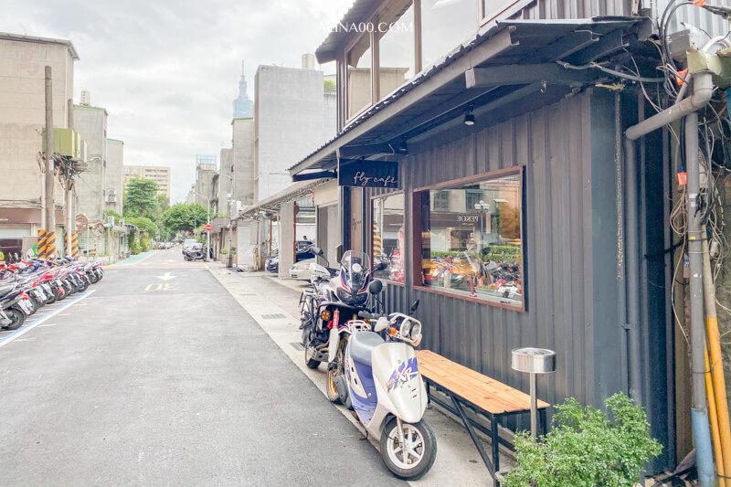 【台北甜點】Fly Cafe 蒼蠅哥 肉桂捲每日限量,晚來就吃不到! @Alina 愛琳娜 【台北甜點】Fly Cafe 蒼蠅哥 肉桂捲每日限量,晚來就吃不到! @Alina 愛琳娜