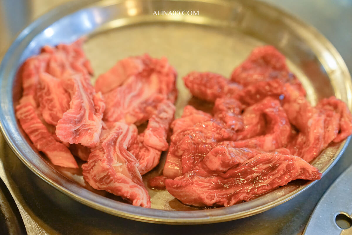 【首爾美食】弘大-朝鮮火爐烤肉-韓國國產韓牛，連韓星都愛吃！ @Alina 愛琳娜