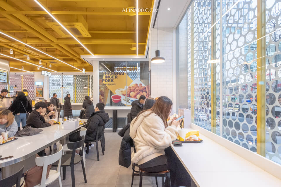 【首爾美食】 No Brand Burger 漢堡弘大店|韓國超市速食品牌 @Alina 愛琳娜 【首爾美食】 No Brand Burger 漢堡弘大店|韓國超市速食品牌 @Alina 愛琳娜