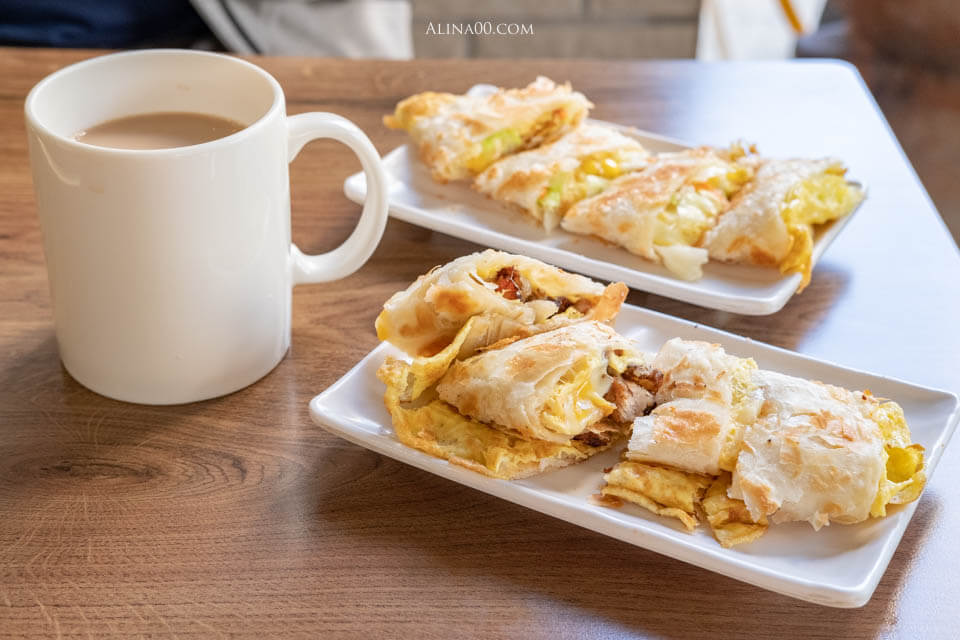 【台北美食】內湖-可來富麵包蛋餅店 ｜手工双蛋千層蛋餅香酥好吃 @Alina 愛琳娜