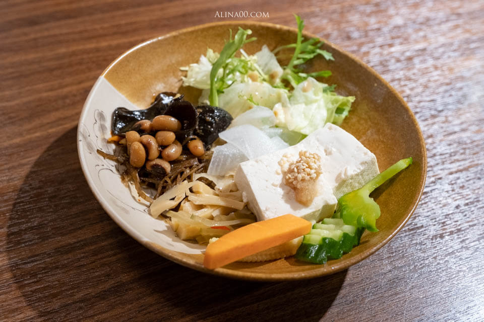 上善豆家 |東區素食餐廳:冰花煎餃、鹽滷豆花,健康吃 @Alina 愛琳娜 上善豆家 |東區素食餐廳:冰花煎餃、鹽滷豆花,健康吃 @Alina 愛琳娜