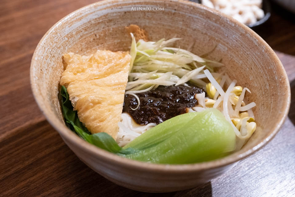 上善豆家 |東區素食餐廳:冰花煎餃、鹽滷豆花,健康吃 @Alina 愛琳娜 上善豆家 |東區素食餐廳:冰花煎餃、鹽滷豆花,健康吃 @Alina 愛琳娜