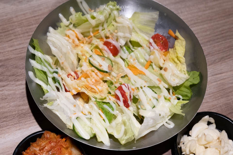 【台北美食】男宅韓館 돼지곱창|韓式烤腸半半+泡菜鍋韓味十足 @Alina 愛琳娜 【台北美食】男宅韓館 돼지곱창|韓式烤腸半半+泡菜鍋韓味十足 @Alina 愛琳娜