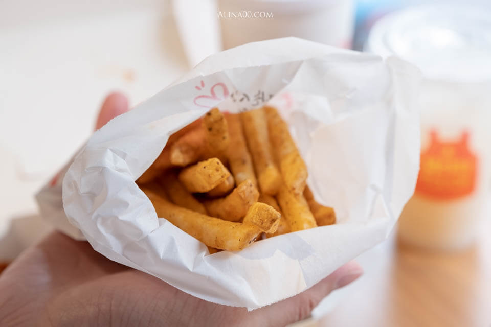 【台北美食】 MoMs TOUCH 師大店|韓式炸雞漢堡、年糕超夯 @Alina 愛琳娜 【台北美食】 MoMs TOUCH 師大店|韓式炸雞漢堡、年糕超夯 @Alina 愛琳娜