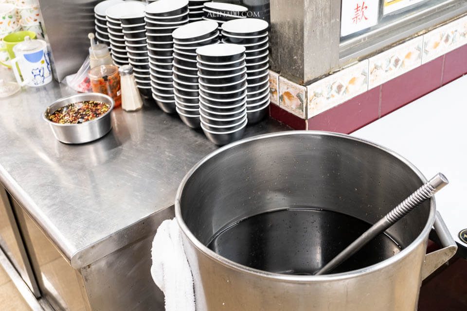 【台北美食】中山-家鴻燒鵝 港式燒臘店|烤鵝腿飯竟然一開店就賣完! @Alina 愛琳娜 【台北美食】中山-家鴻燒鵝 港式燒臘店|烤鵝腿飯竟然一開店就賣完! @Alina 愛琳娜