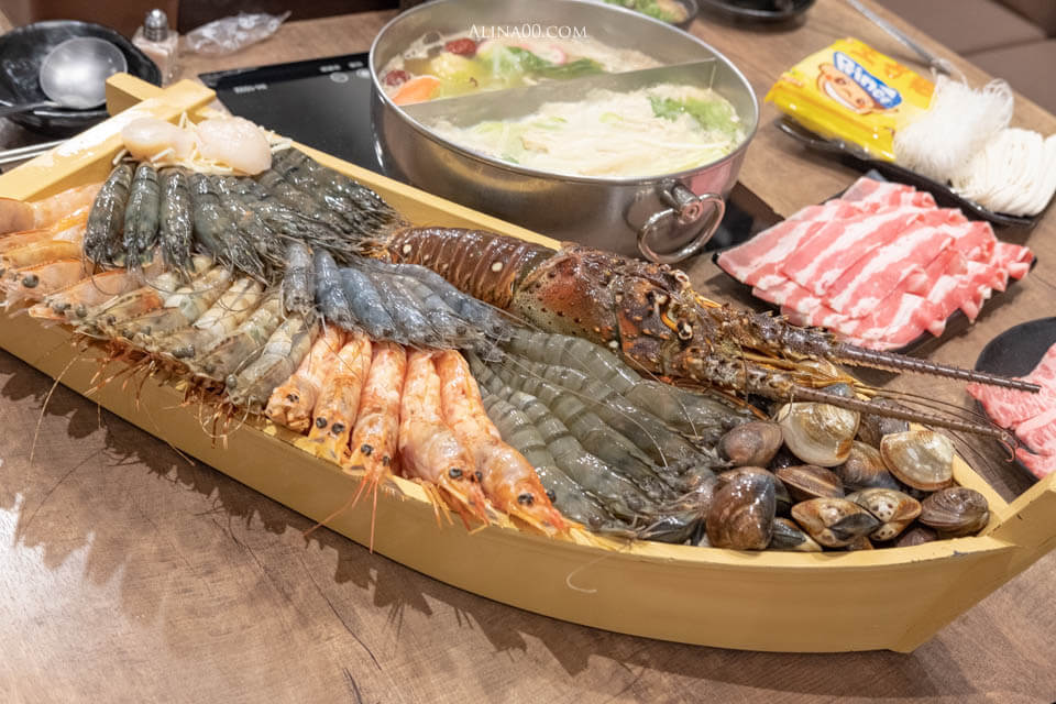 【台北美食】內湖上官木桶鍋 ｜痛風火鍋海鮮船、美味牛肉盤 @Alina 愛琳娜