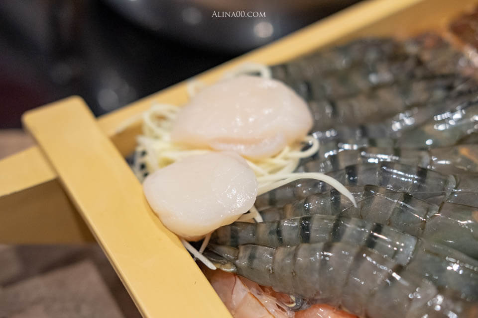【台北美食】內湖上官木桶鍋 |痛風火鍋海鮮船、美味牛肉盤 @Alina 愛琳娜 【台北美食】內湖上官木桶鍋 |痛風火鍋海鮮船、美味牛肉盤 @Alina 愛琳娜