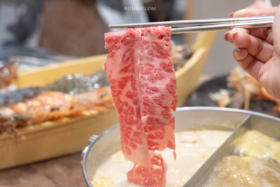 【台北美食】內湖上官木桶鍋 |痛風火鍋海鮮船、美味牛肉盤 @Alina 愛琳娜 【台北美食】內湖上官木桶鍋 |痛風火鍋海鮮船、美味牛肉盤 @Alina 愛琳娜