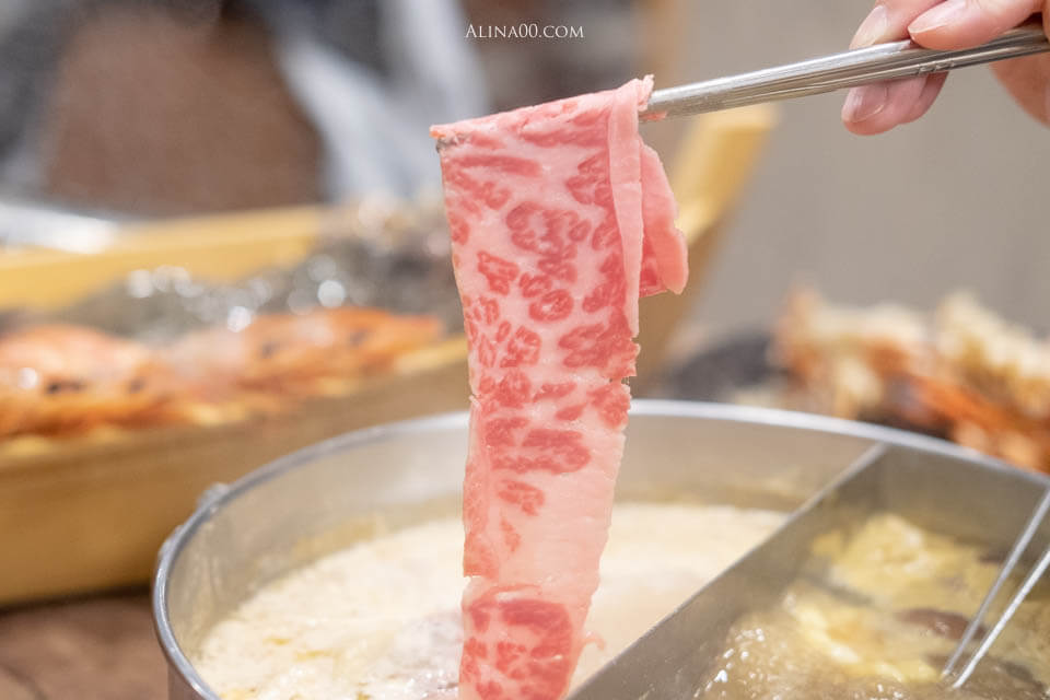 【台北美食】內湖上官木桶鍋 |痛風火鍋海鮮船、美味牛肉盤 @Alina 愛琳娜 【台北美食】內湖上官木桶鍋 |痛風火鍋海鮮船、美味牛肉盤 @Alina 愛琳娜