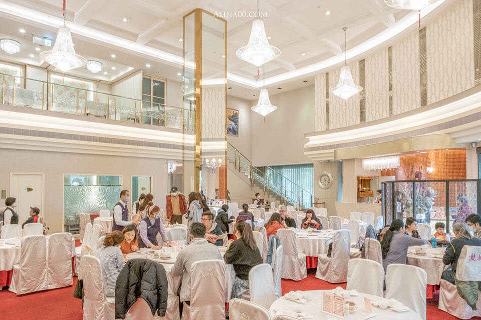【台北美食】龍都酒樓內湖店|廣式烤鴨三吃,推薦配鴨架粥跟港點 @Alina 愛琳娜 【台北美食】龍都酒樓內湖店|廣式烤鴨三吃,推薦配鴨架粥跟港點 @Alina 愛琳娜