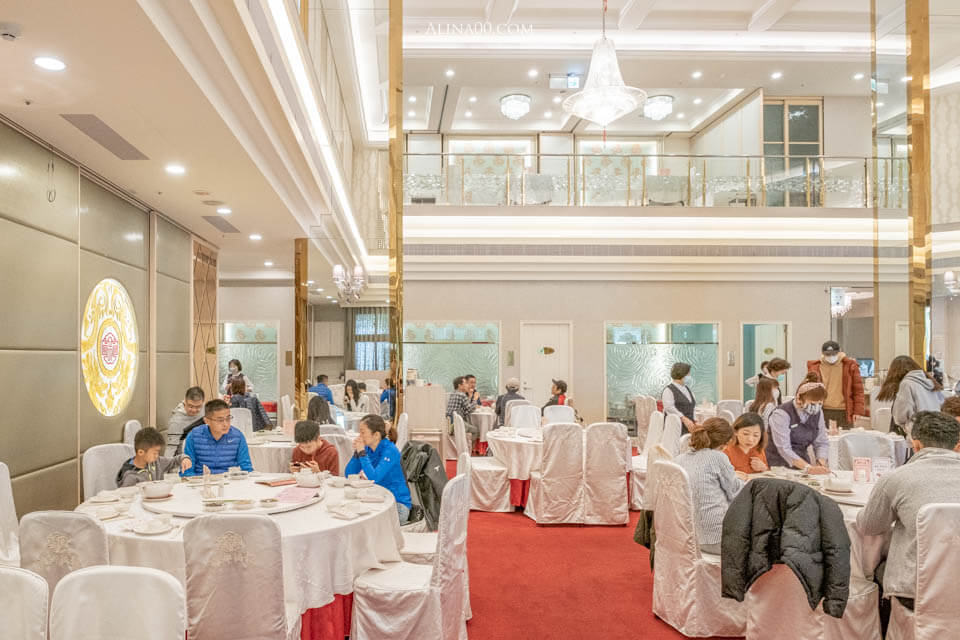 【台北美食】龍都酒樓內湖店|廣式烤鴨三吃,推薦配鴨架粥跟港點 @Alina 愛琳娜 【台北美食】龍都酒樓內湖店|廣式烤鴨三吃,推薦配鴨架粥跟港點 @Alina 愛琳娜
