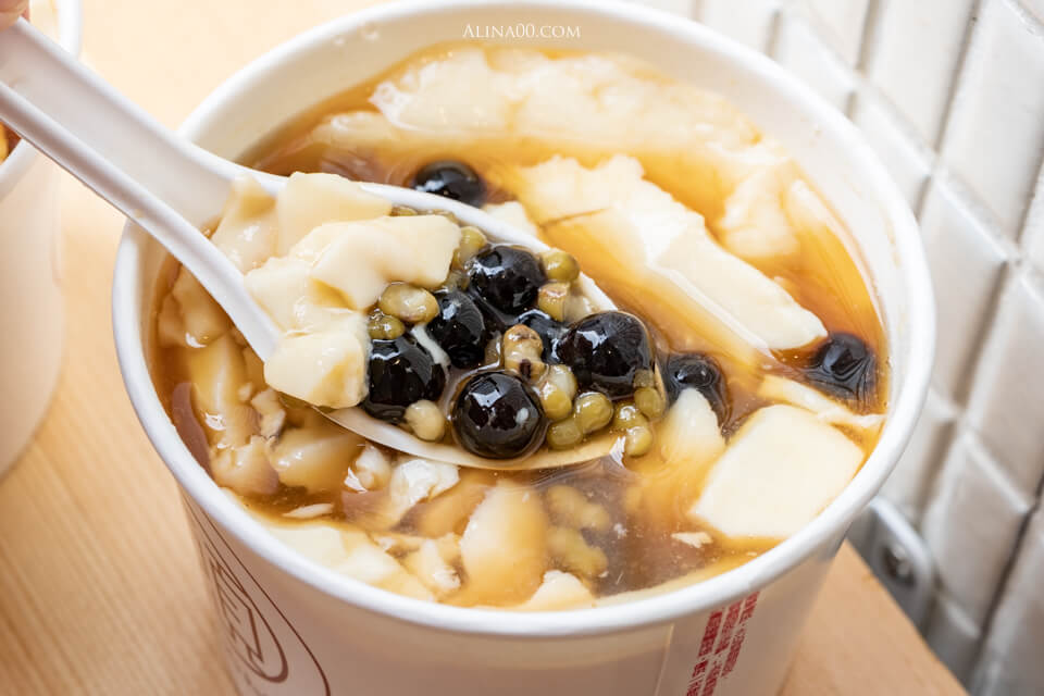 西門町本願豆花店 |台北文青甜品圓仔湯店狗柯基週末限定 @Alina 愛琳娜 西門町本願豆花店 |台北文青甜品圓仔湯店狗柯基週末限定 @Alina 愛琳娜