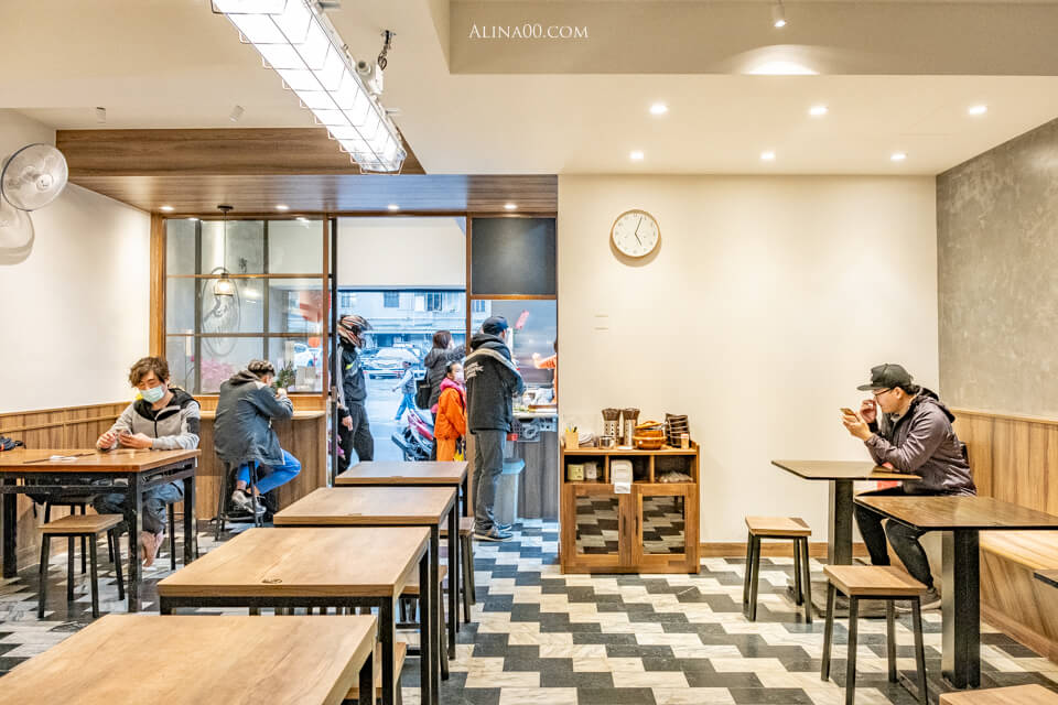 【台北美食】內湖-阿助牛肉麵 東湖店|搬家後用餐環境更舒適 @Alina 愛琳娜 【台北美食】內湖-阿助牛肉麵 東湖店|搬家後用餐環境更舒適 @Alina 愛琳娜