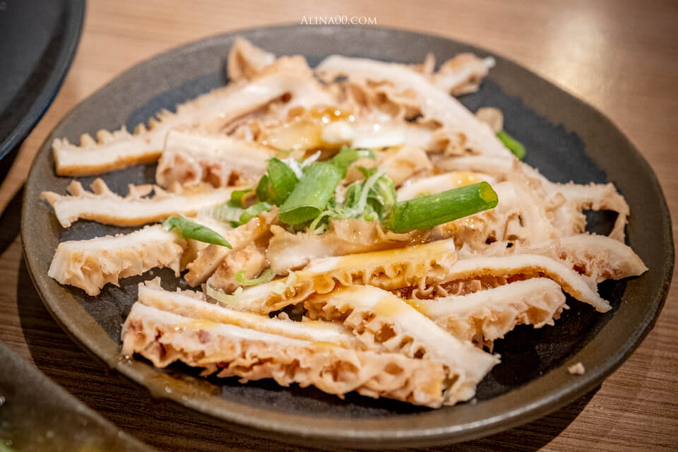 【台北美食】內湖-阿助牛肉麵 東湖店｜搬家後用餐環境更舒適 @Alina 愛琳娜