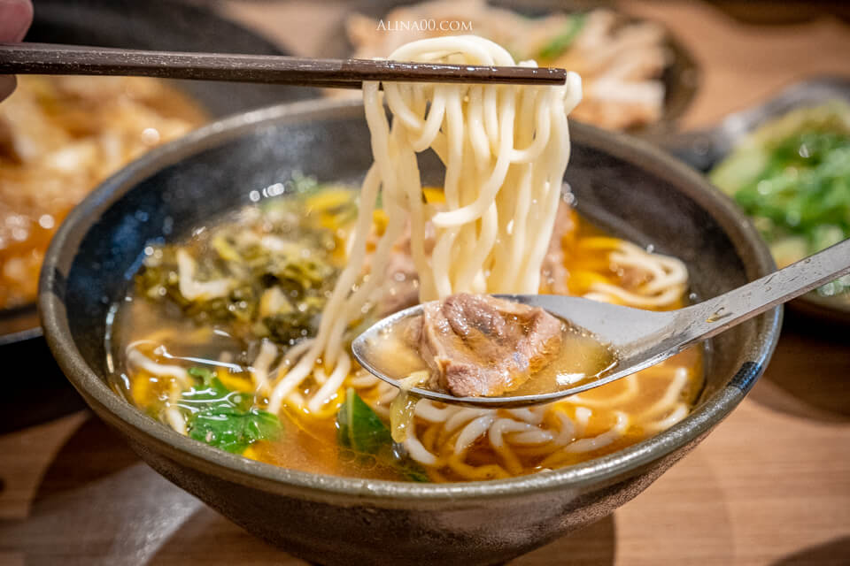 【台北美食】內湖-阿助牛肉麵 東湖店|搬家後用餐環境更舒適 @Alina 愛琳娜 【台北美食】內湖-阿助牛肉麵 東湖店|搬家後用餐環境更舒適 @Alina 愛琳娜