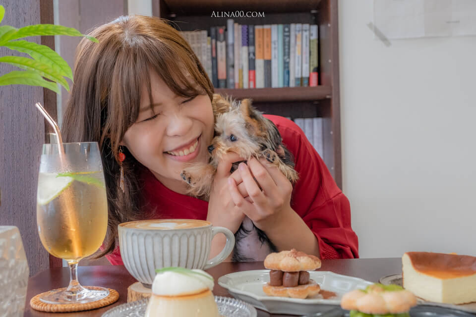 【台北美食】內湖 半夏生 寵物友善咖啡廳｜東湖文青放鬆下午茶店 @Alina 愛琳娜