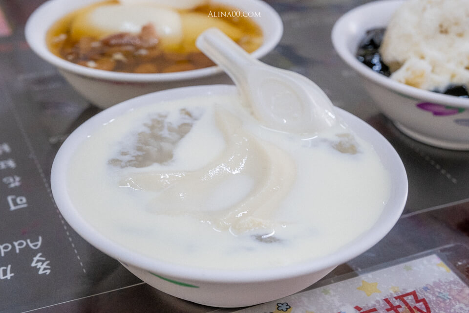 花蓮蔡記豆花｜必吃推薦：薏仁豆花加牛奶、仙草奶凍鮮奶冰沙 @Alina 愛琳娜