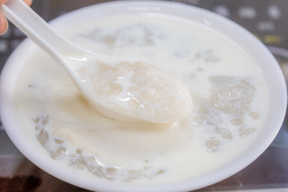 花蓮蔡記豆花|必吃推薦:薏仁豆花加牛奶、仙草奶凍鮮奶冰沙 @Alina 愛琳娜 花蓮蔡記豆花|必吃推薦:薏仁豆花加牛奶、仙草奶凍鮮奶冰沙 @Alina 愛琳娜
