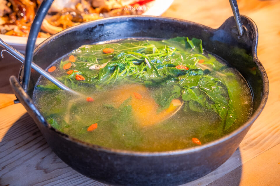 【花蓮美食】月廬食堂鳳林梅子雞｜老饕愛吃手扒雞名店回歸 @Alina 愛琳娜
