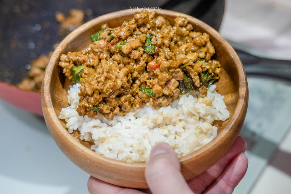 【懶人食譜】 泰式打拋豬飯食譜 ｜全聯材料、做法簡單到你會怕！ @Alina 愛琳娜