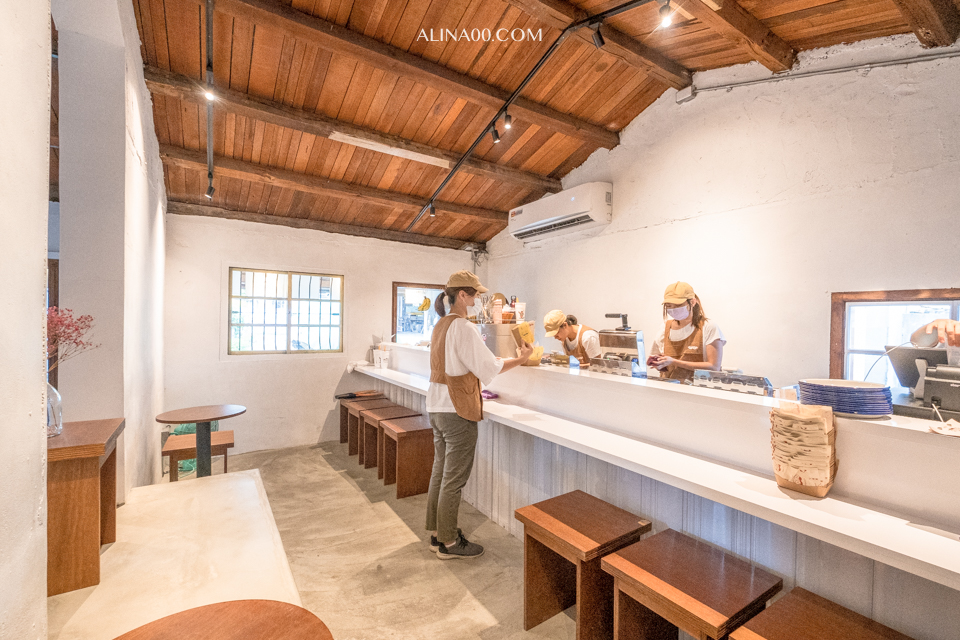 【花蓮美食】 魚刺人雞蛋糕咖啡館-七星潭店｜定置漁場看海配下午茶 @Alina 愛琳娜