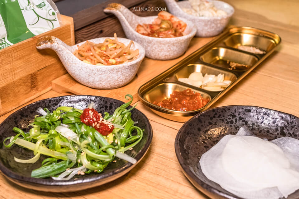 【台北美食】東區-料韓男韓式烤肉|韓國熟成豬五花香彈好吃 @Alina 愛琳娜 【台北美食】東區-料韓男韓式烤肉|韓國熟成豬五花香彈好吃 @Alina 愛琳娜