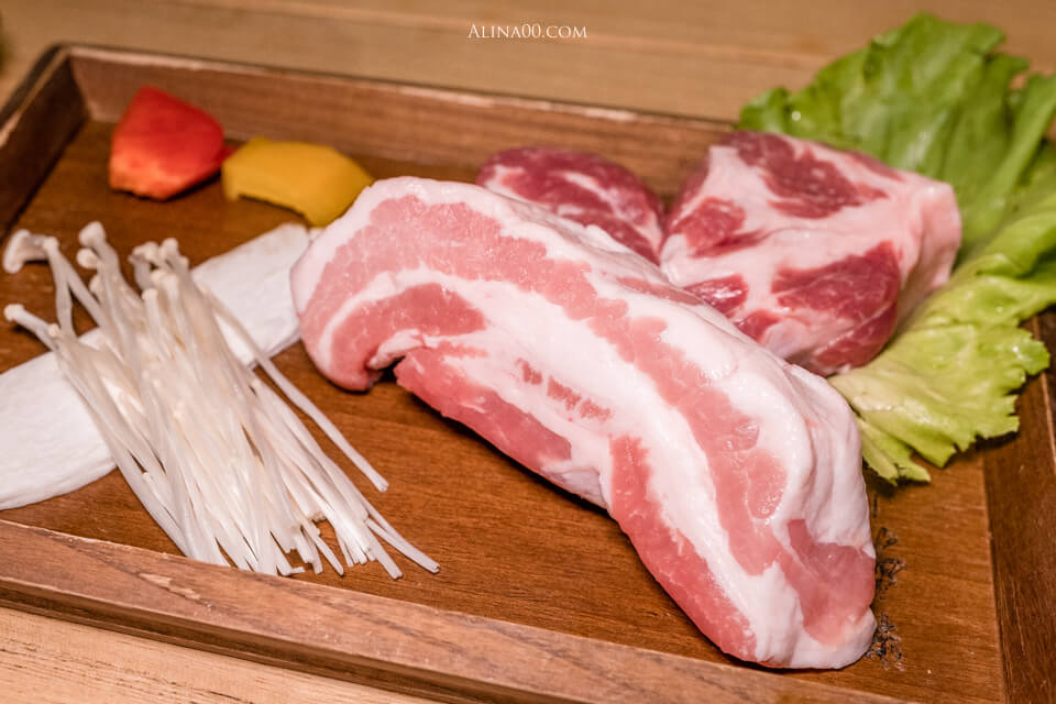 【台北美食】東區-料韓男韓式烤肉｜韓國熟成豬五花香彈好吃 @Alina 愛琳娜