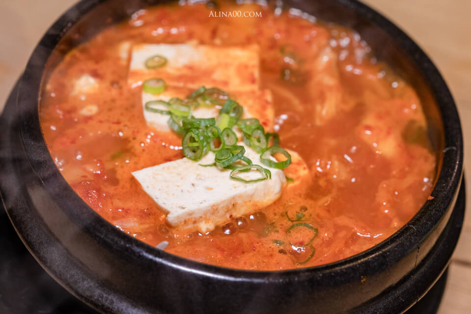【台北美食】東區-料韓男韓式烤肉｜韓國熟成豬五花香彈好吃 @Alina 愛琳娜