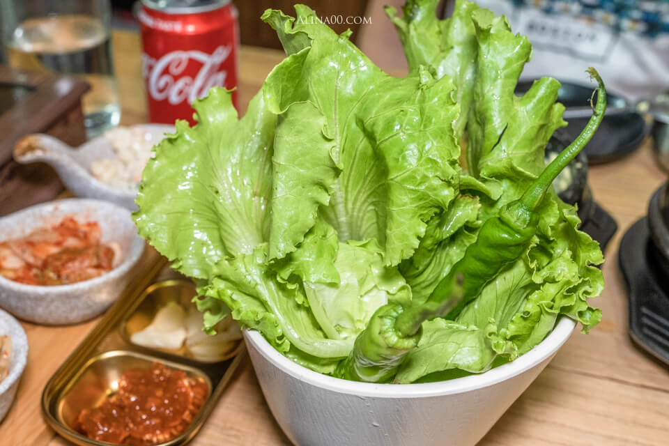 【台北美食】東區-料韓男韓式烤肉｜韓國熟成豬五花香彈好吃 @Alina 愛琳娜