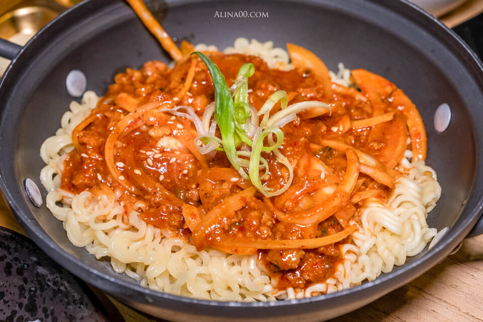 【台北美食】東區-料韓男韓式烤肉|韓國熟成豬五花香彈好吃 @Alina 愛琳娜 【台北美食】東區-料韓男韓式烤肉|韓國熟成豬五花香彈好吃 @Alina 愛琳娜