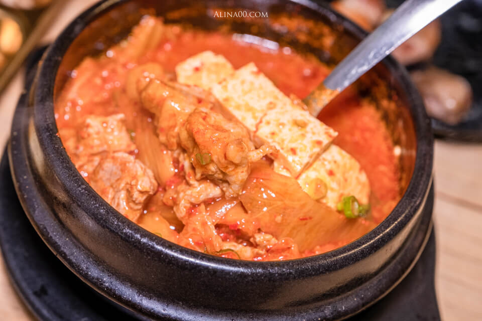 【台北美食】東區-料韓男韓式烤肉|韓國熟成豬五花香彈好吃 @Alina 愛琳娜 【台北美食】東區-料韓男韓式烤肉|韓國熟成豬五花香彈好吃 @Alina 愛琳娜