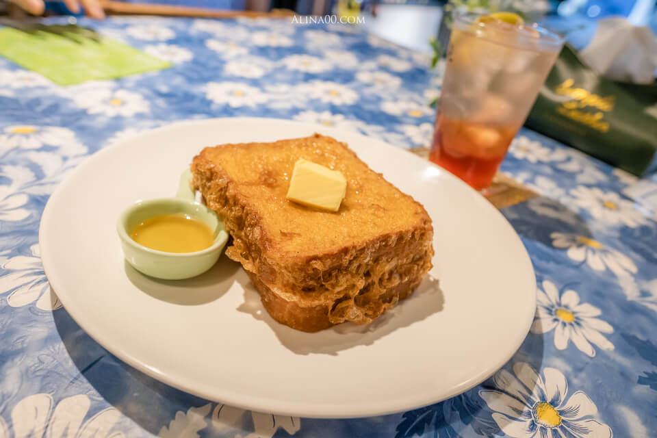 【士林美食】 Day Cafe 天母寵物友善餐廳｜狗狗可以落地的輕鬆環境 @Alina 愛琳娜
