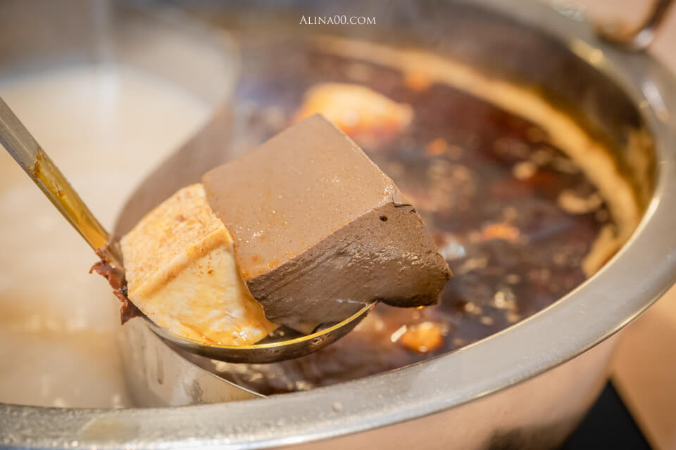 【台北美食】東區-墨岩梅崎 日式火鍋|和牛配麻辣鍋,絕配好吃 @Alina 愛琳娜 【台北美食】東區-墨岩梅崎 日式火鍋|和牛配麻辣鍋,絕配好吃 @Alina 愛琳娜